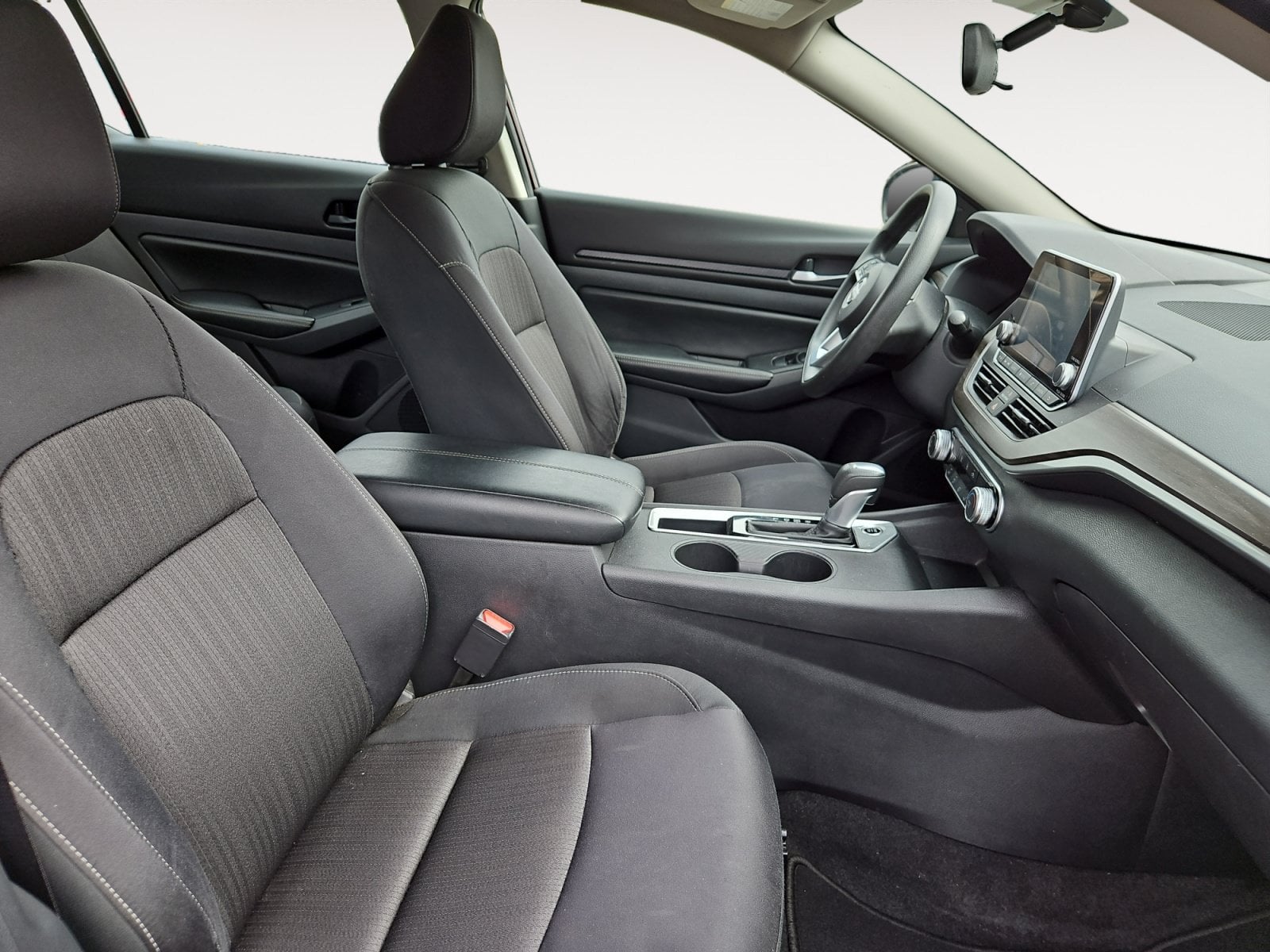 Pre-Owned 2025 Nissan Altima 2.5 SV - photo - 14