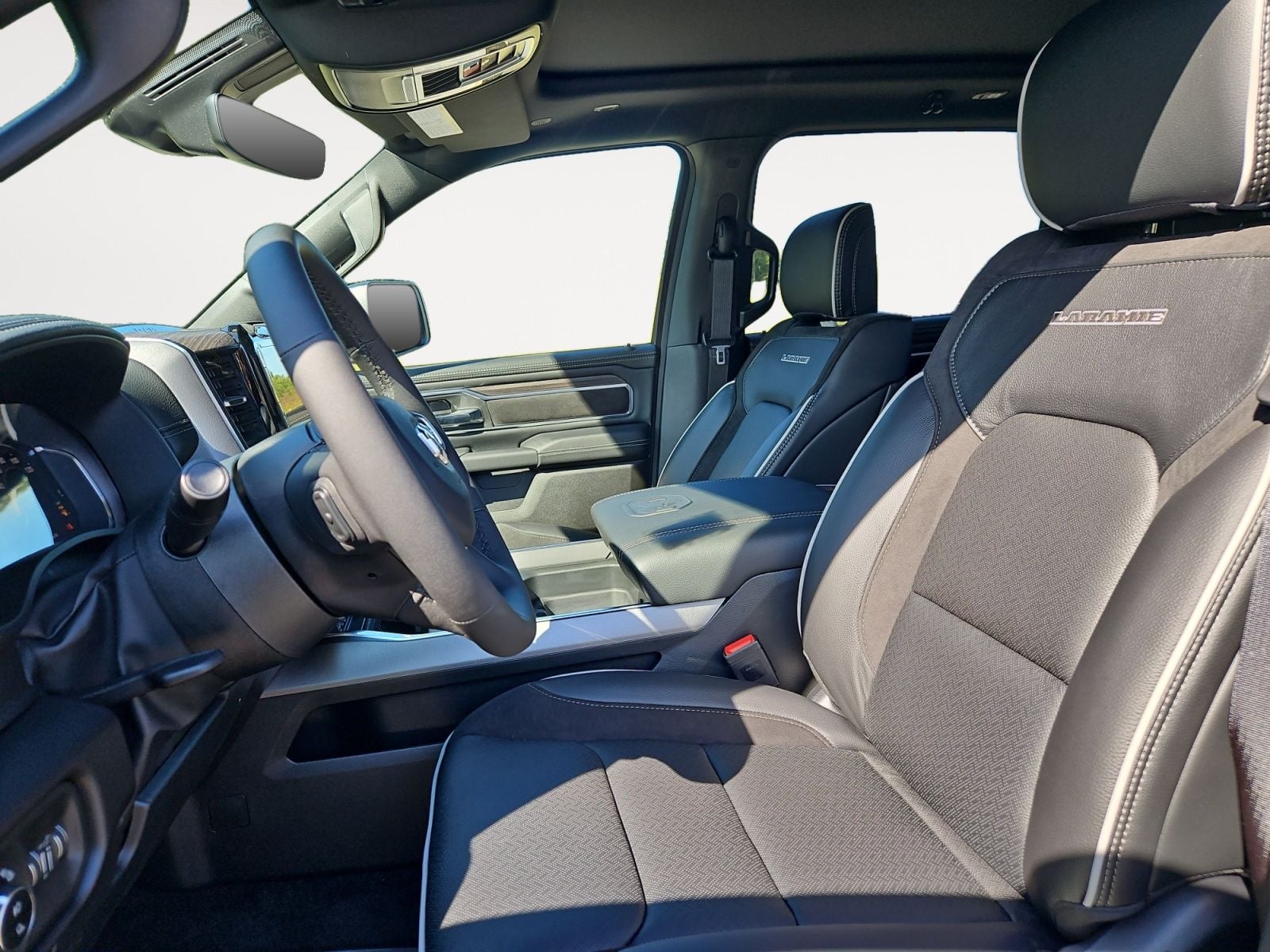 New 2027 Ram 1500 Laramie - photo - 8