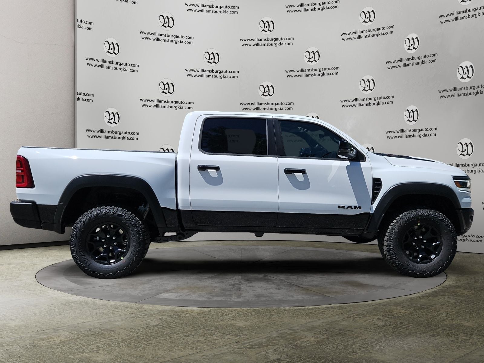New 2026 Ram 1500 RHO - photo - 5