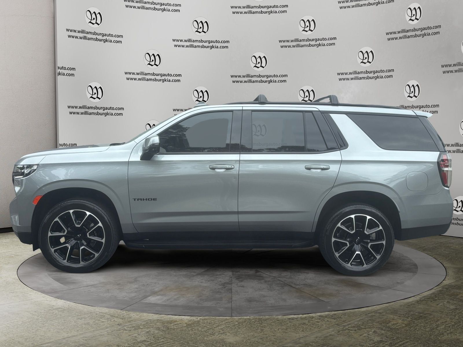 Pre-Owned 2024 Chevrolet Tahoe RST - photo - 1
