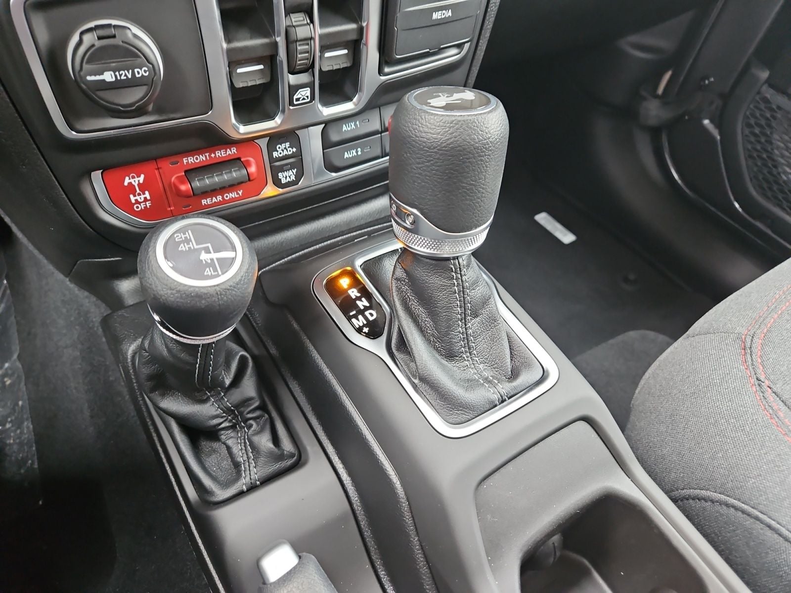 New 2026 Jeep Wrangler Rubicon - photo - 25