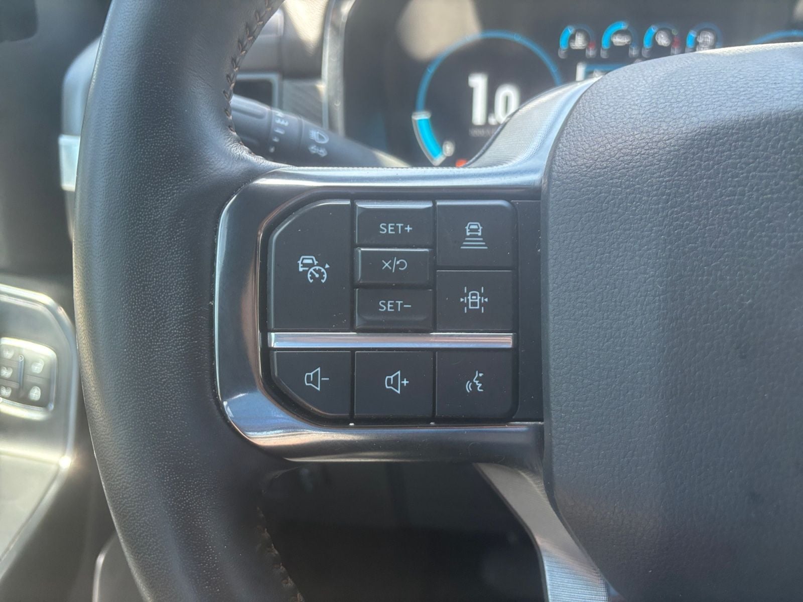 Pre-Owned 2022 Ford F-150 Platinum - photo - 21