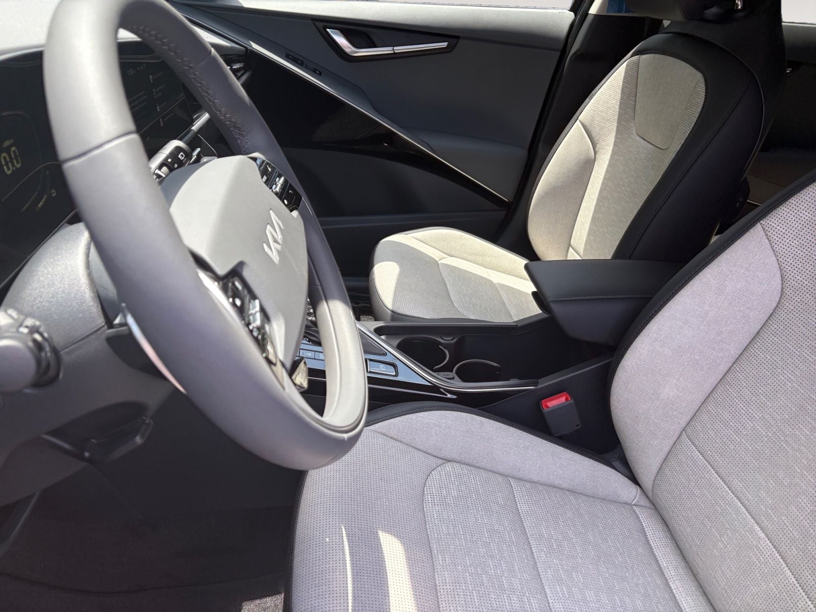 New 2026 Kia Niro SX - photo - 8