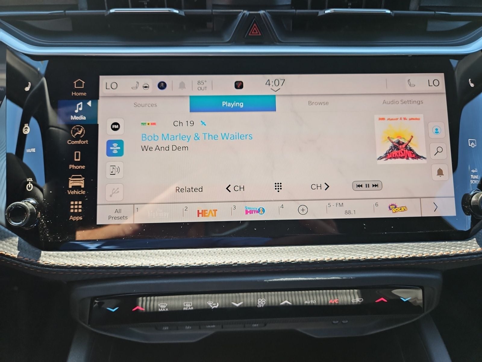 New 2026 Jeep Cherokee Limited - photo - 28