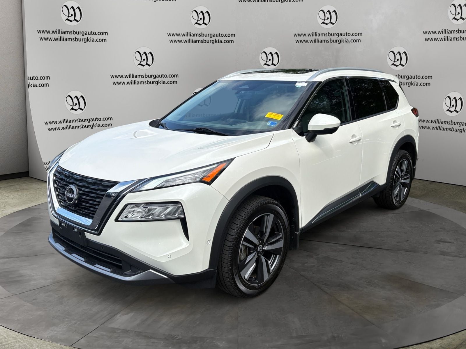 Pre-Owned 2023 Nissan Rogue SL - photo - 0