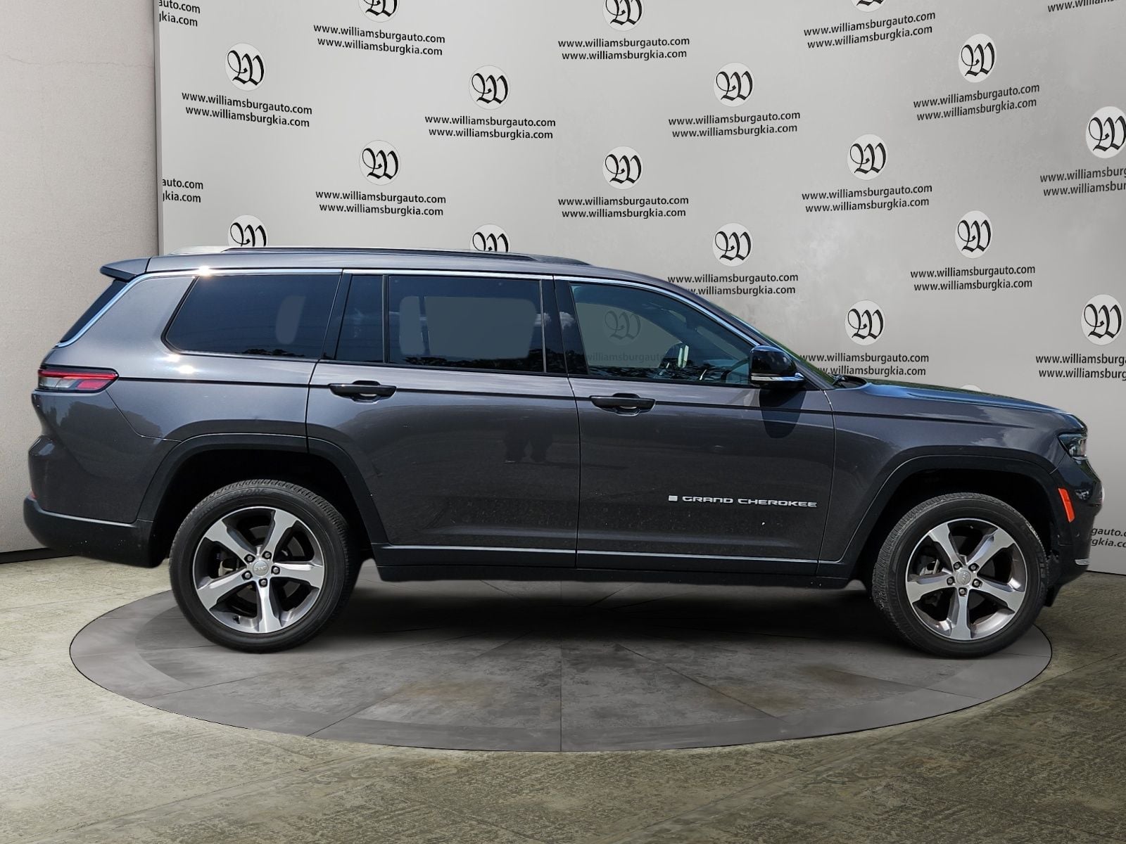 Pre-Owned 2024 Jeep Grand Cherokee L Limited - photo - 5