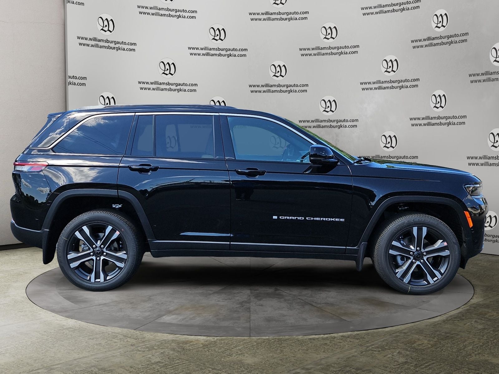New 2027 Jeep Grand Cherokee Limited - photo - 5