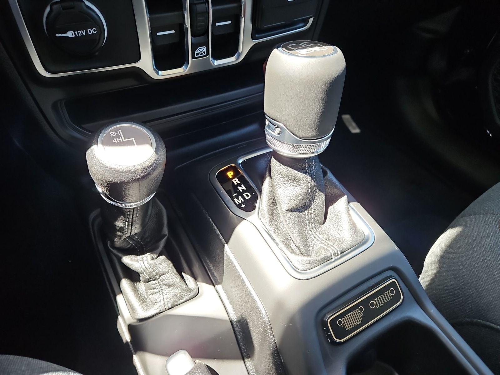 New 2026 Jeep Gladiator 85th Anniversary Edition - photo - 26