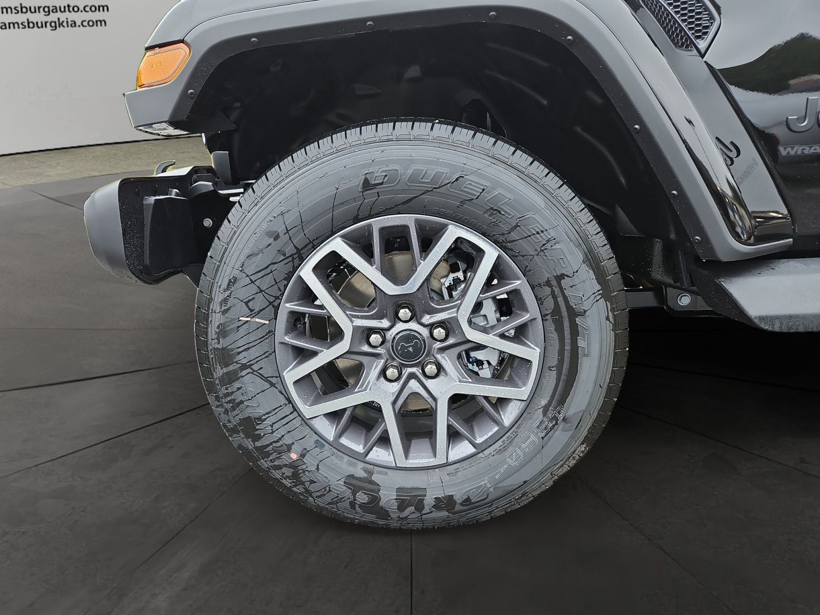 New 2025 Jeep Wrangler Sahara - photo - 13