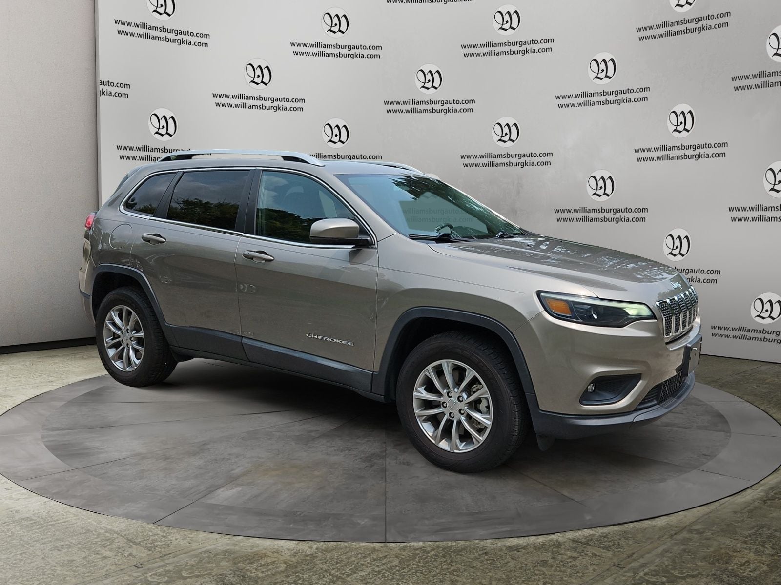 Pre-Owned 2021 Jeep Cherokee Latitude Plus - photo - 6