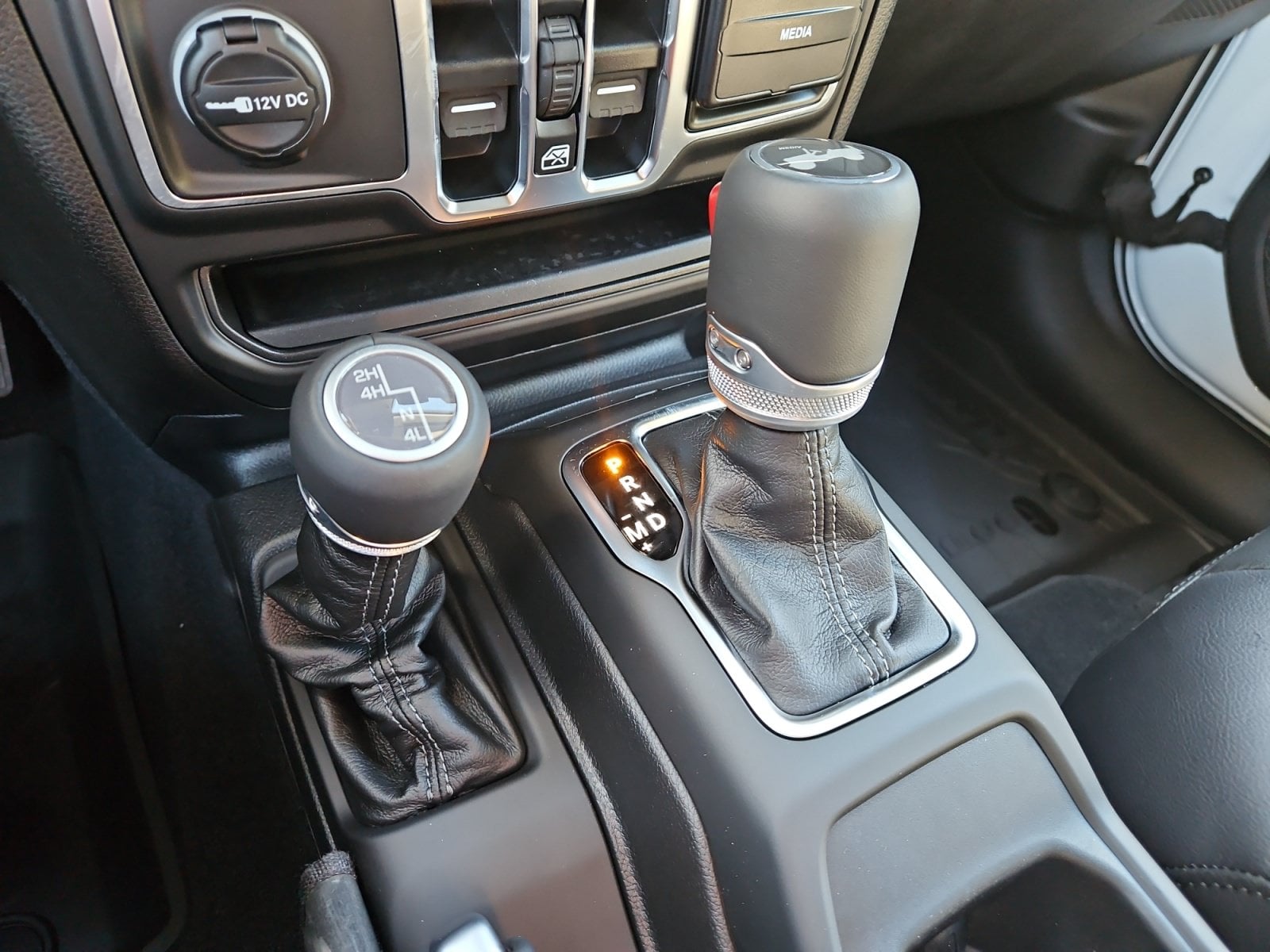 New 2027 Jeep Wrangler Sahara - photo - 26