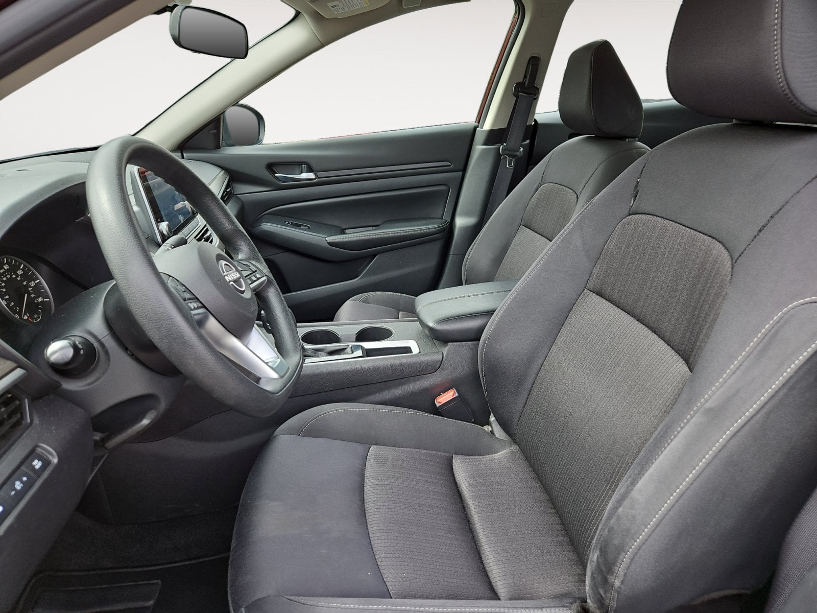 Pre-Owned 2025 Nissan Altima 2.5 SV - photo - 8