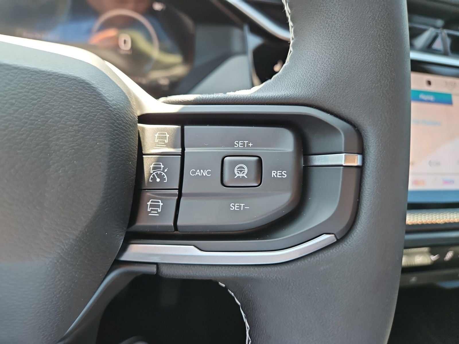 New 2026 Jeep Cherokee Limited - photo - 25