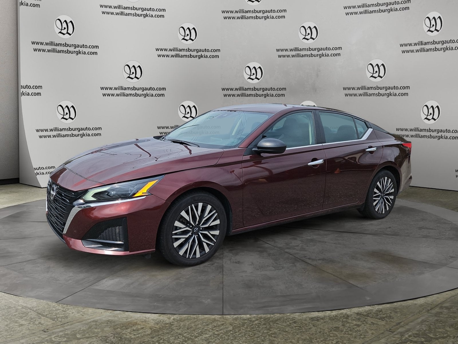 Pre-Owned 2025 Nissan Altima 2.5 SV - photo - 0