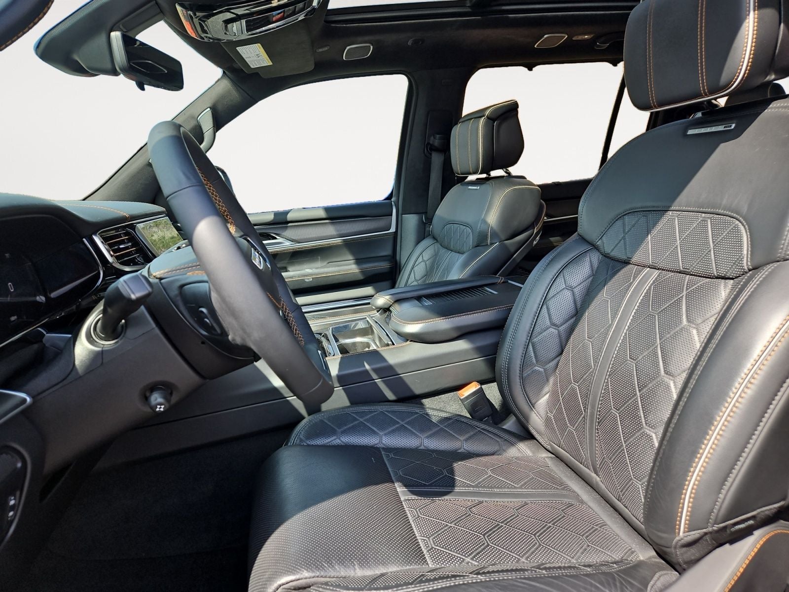Pre-Owned 2024 Jeep Grand Wagoneer Series III - photo - 8