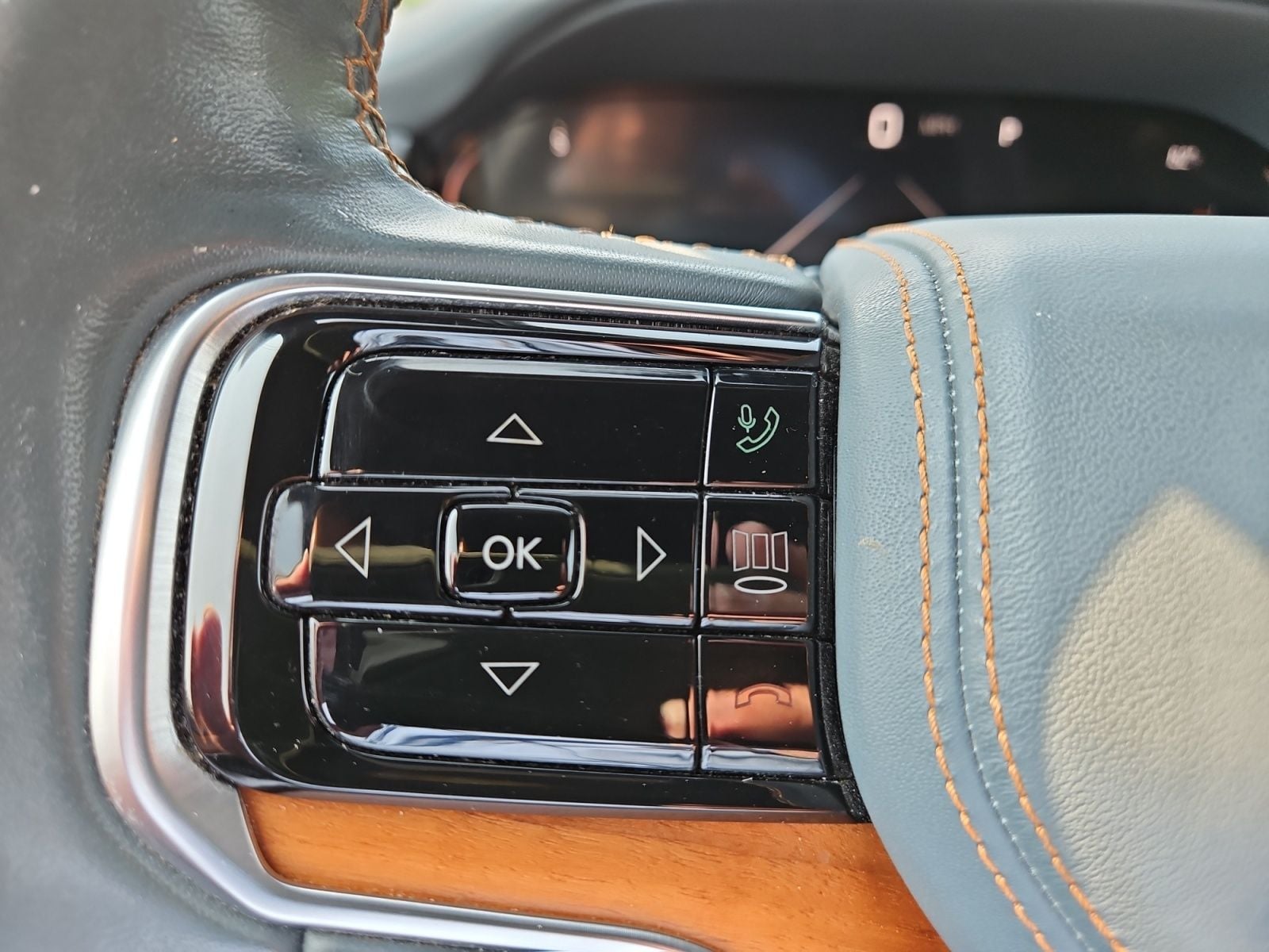 Pre-Owned 2022 Jeep Grand Wagoneer Series II - photo - 25