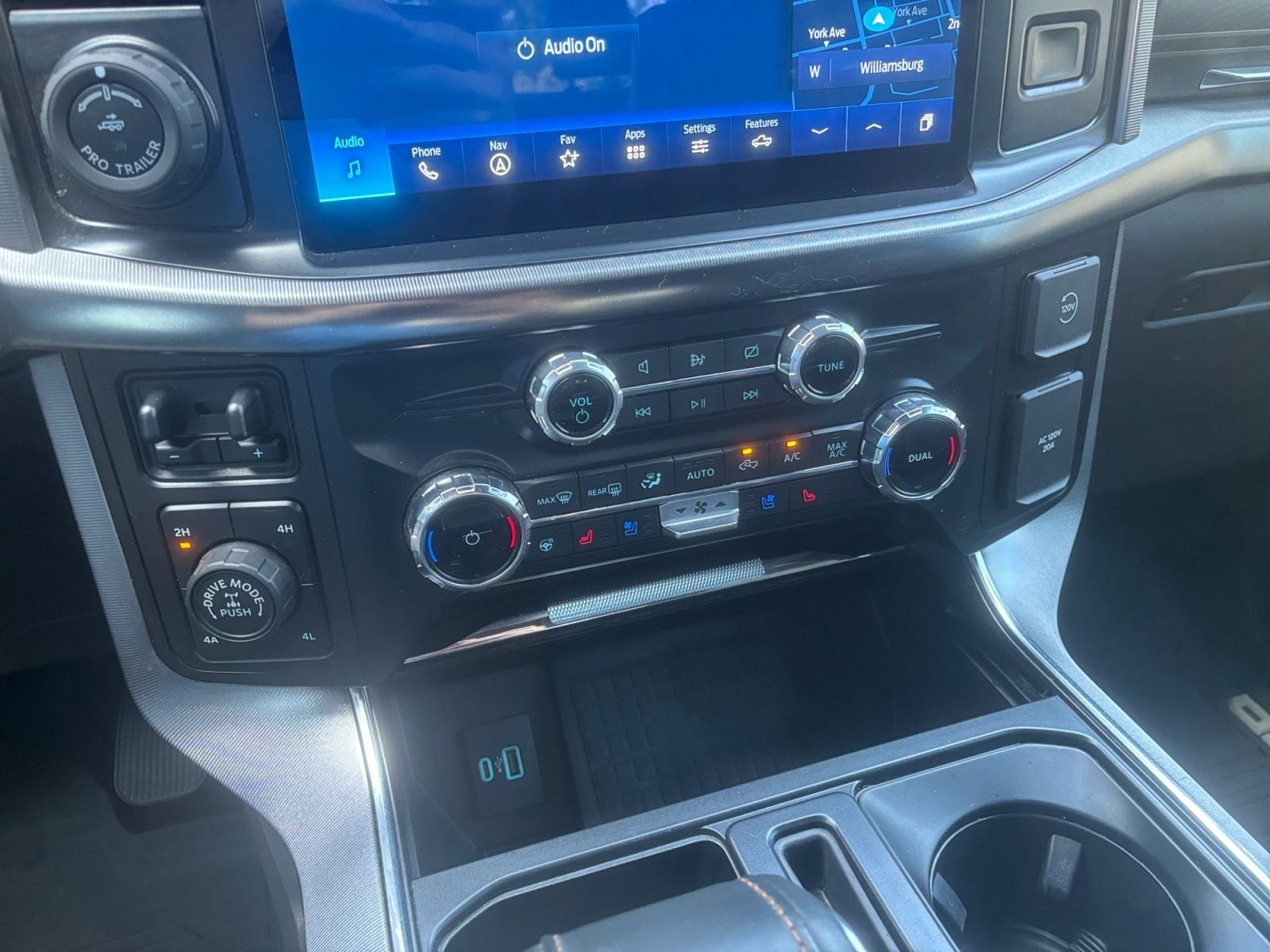 Pre-Owned 2022 Ford F-150 Platinum - photo - 26