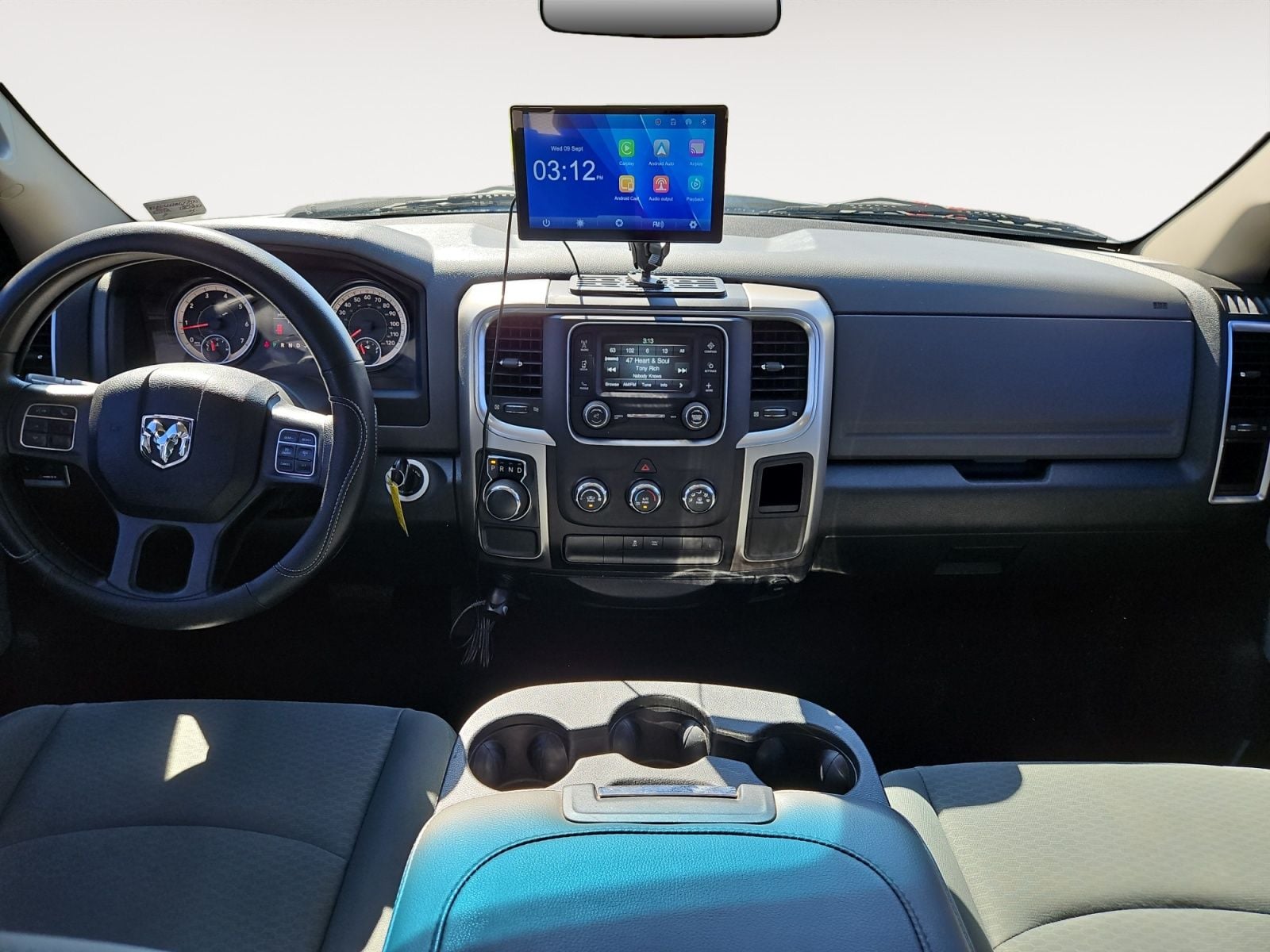 Pre-Owned 2017 Ram 1500 SLT - photo - 9