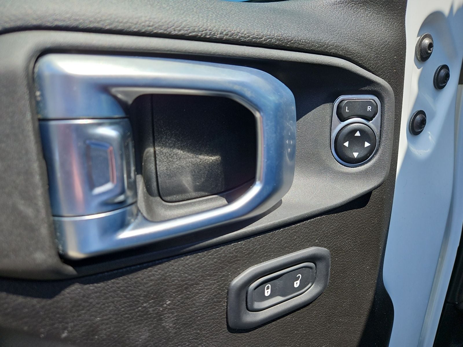 Pre-Owned 2026 Jeep Gladiator Mojave - photo - 21
