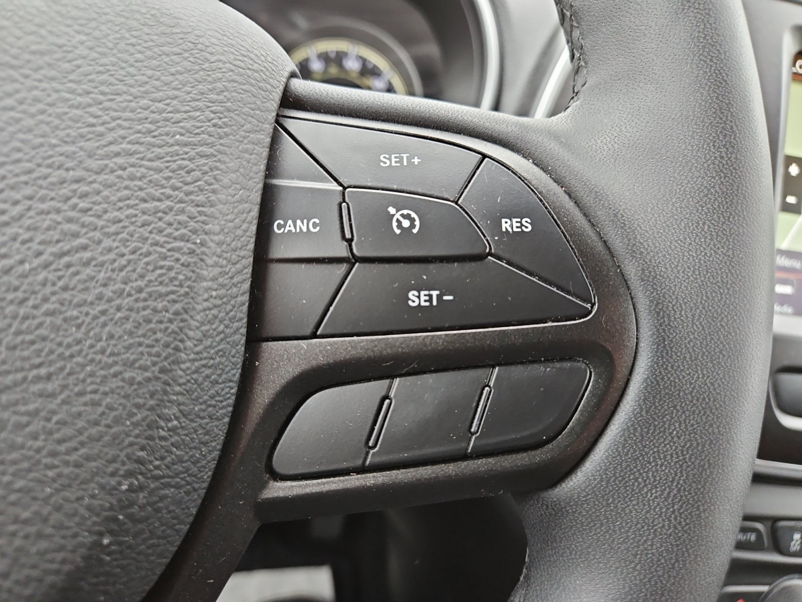 Pre-Owned 2022 Jeep Cherokee Trailhawk - photo - 25