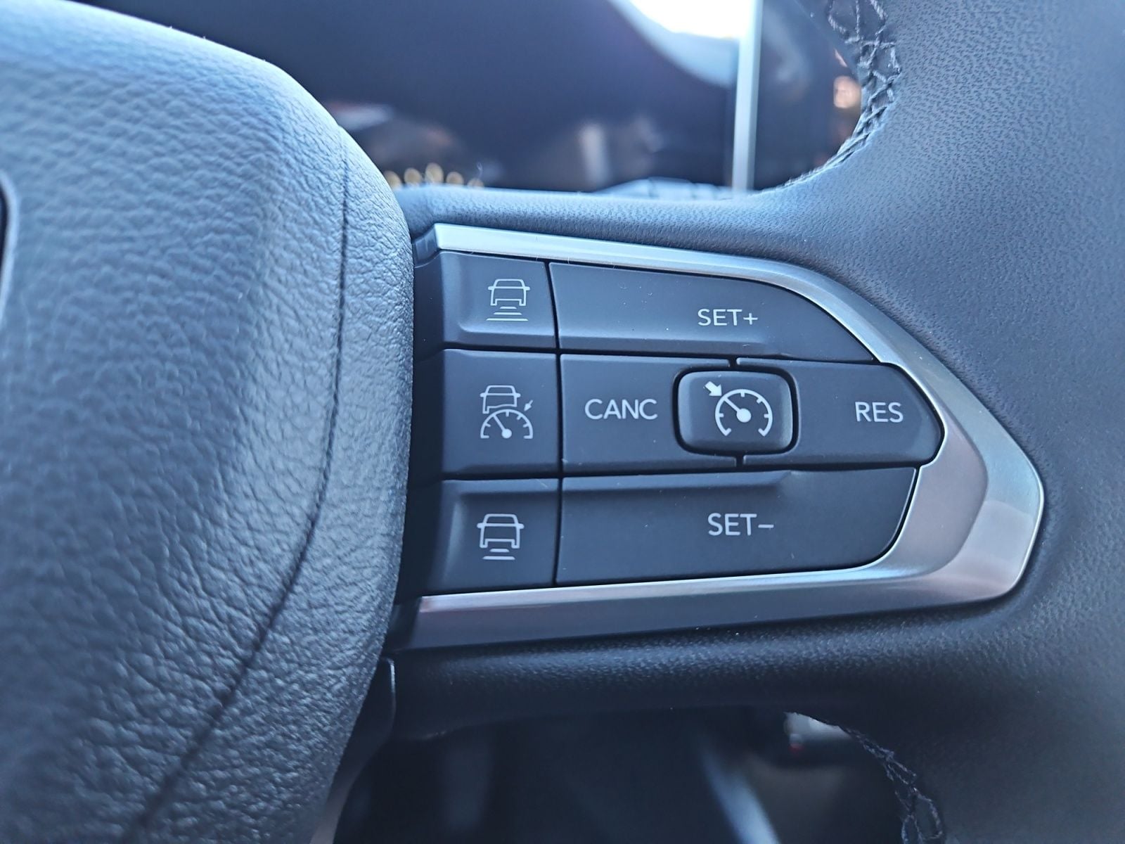 New 2026 Jeep Compass Limited - photo - 25