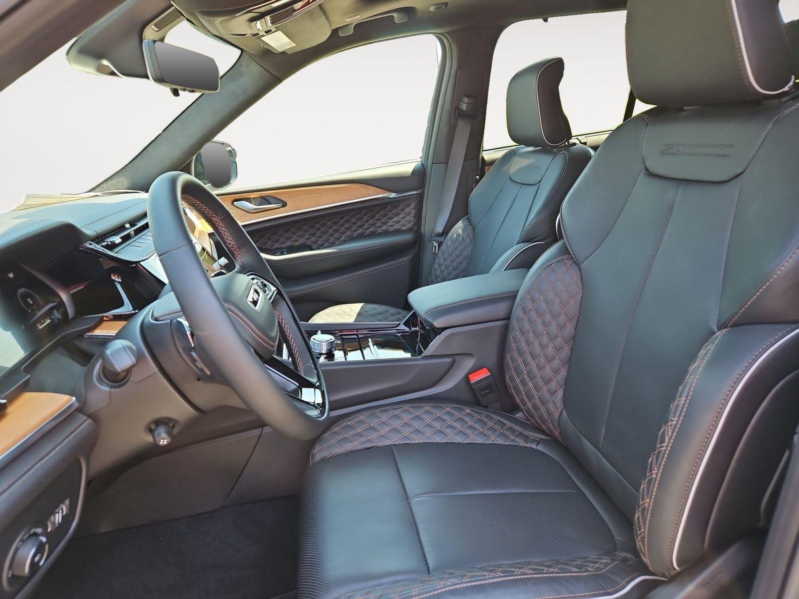 New 2026 Jeep Grand Cherokee Summit - photo - 8