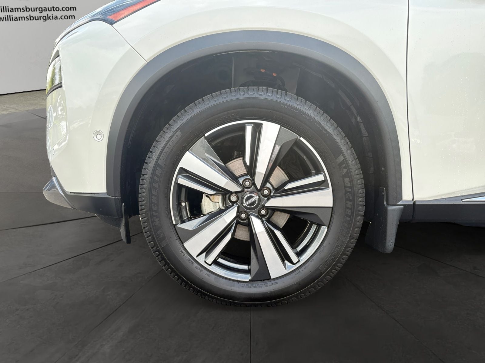 Pre-Owned 2023 Nissan Rogue SL - photo - 13