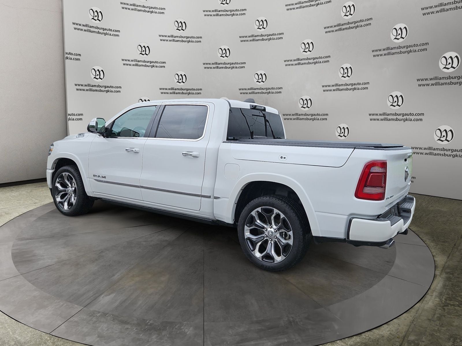 Pre-Owned 2021 Ram 1500 Limited - photo - 2