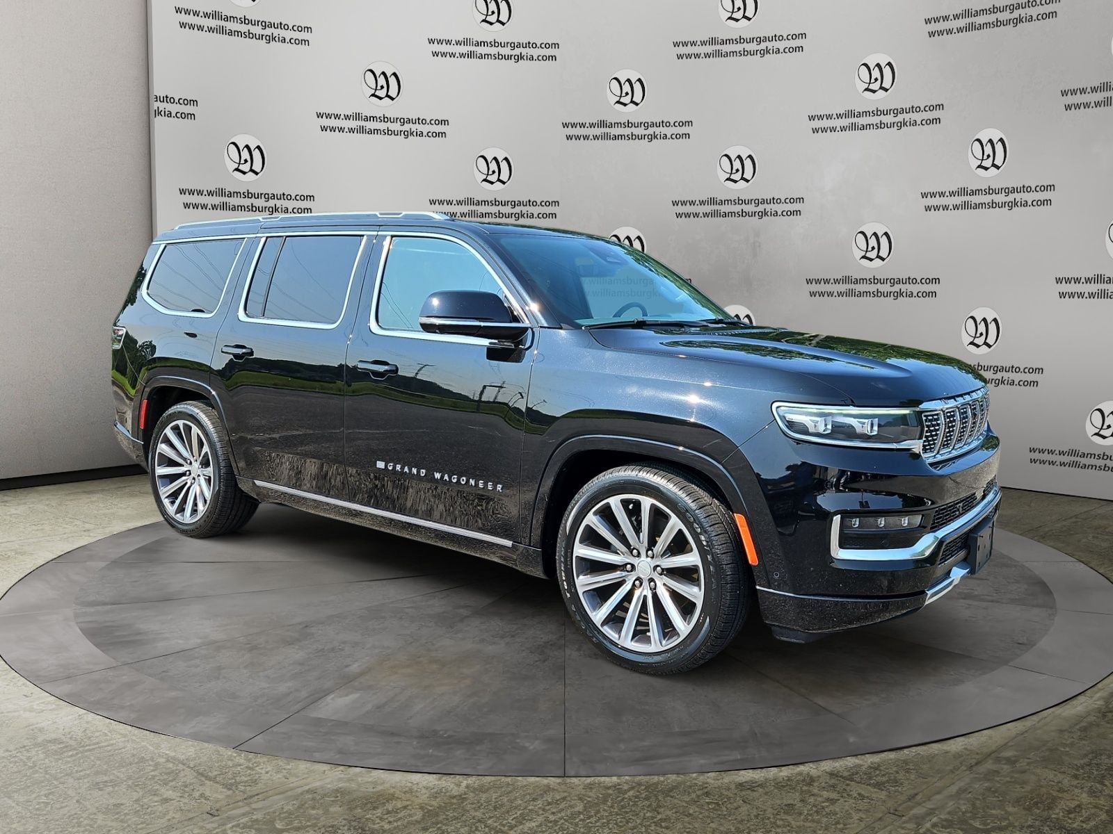 Pre-Owned 2022 Jeep Grand Wagoneer Series II - photo - 6