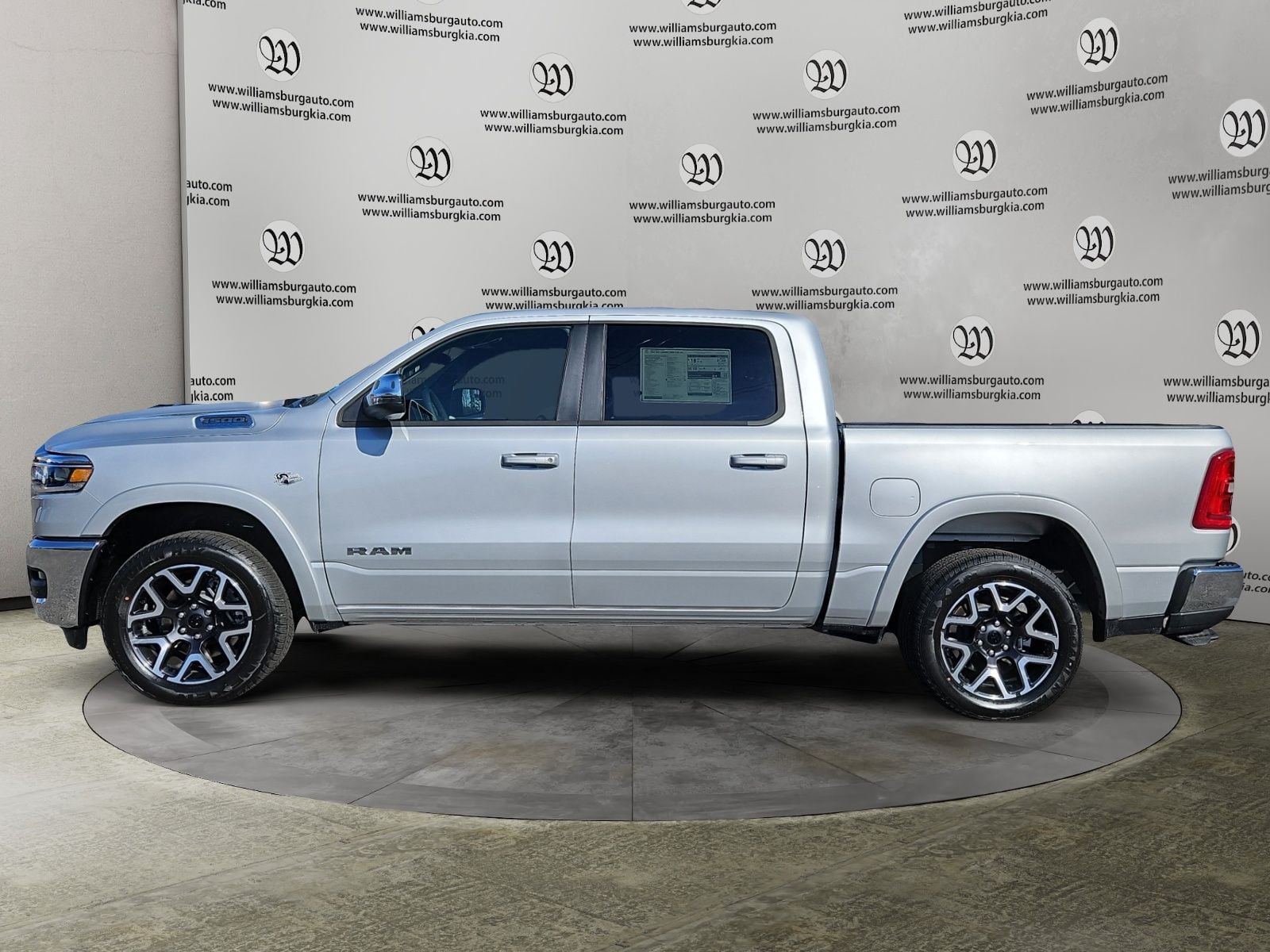 New 2026 Ram 1500 Laramie - photo - 1