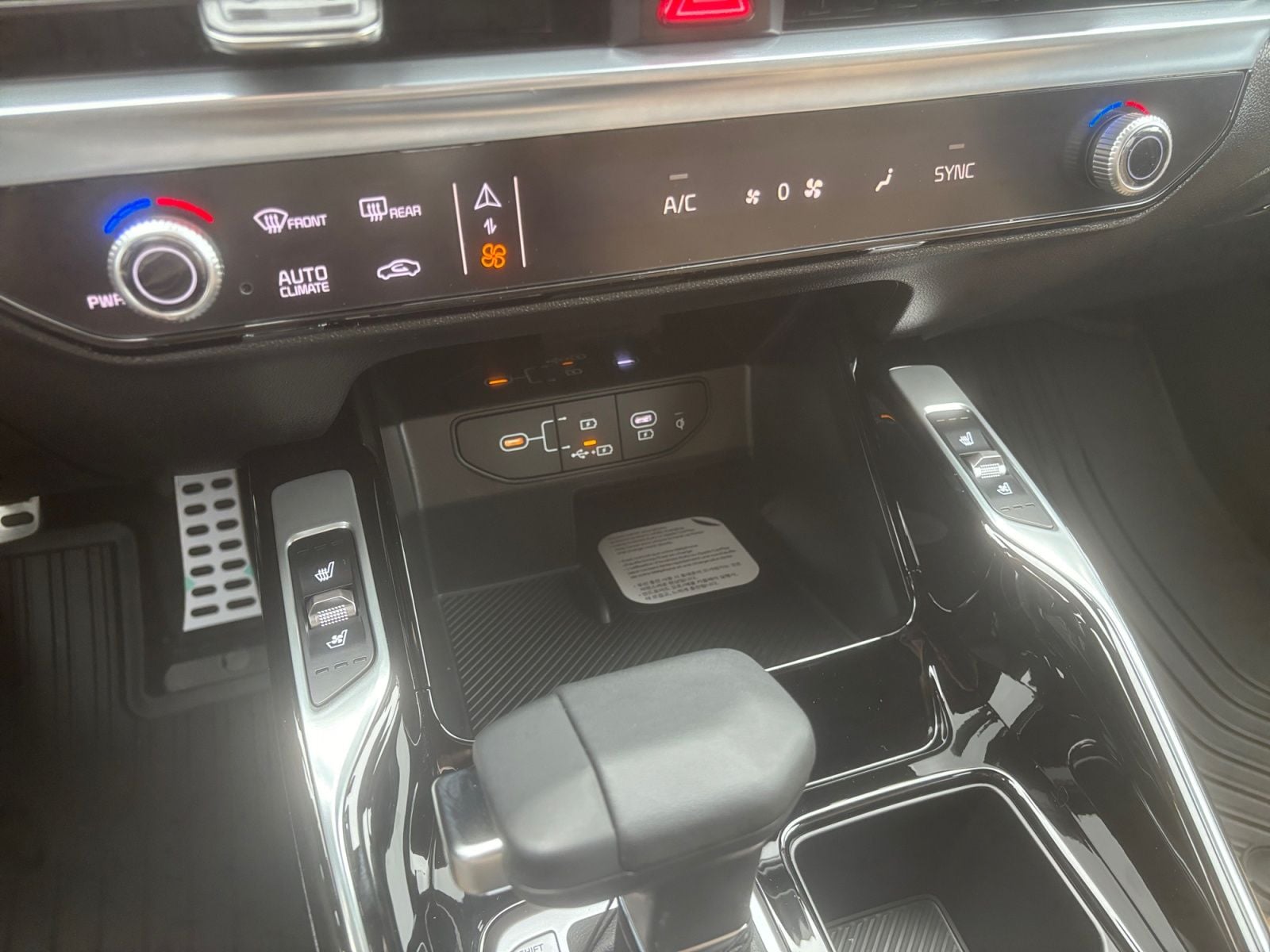 New 2026 Kia Sorento X-Line SX Prestige - photo - 26
