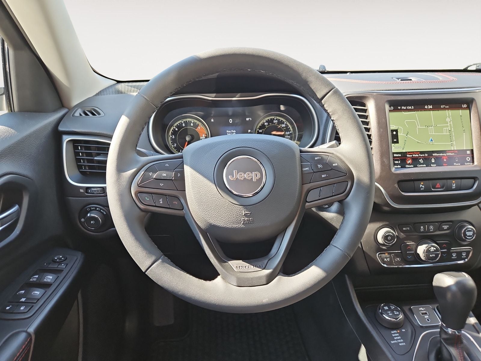Pre-Owned 2022 Jeep Cherokee Trailhawk - photo - 11