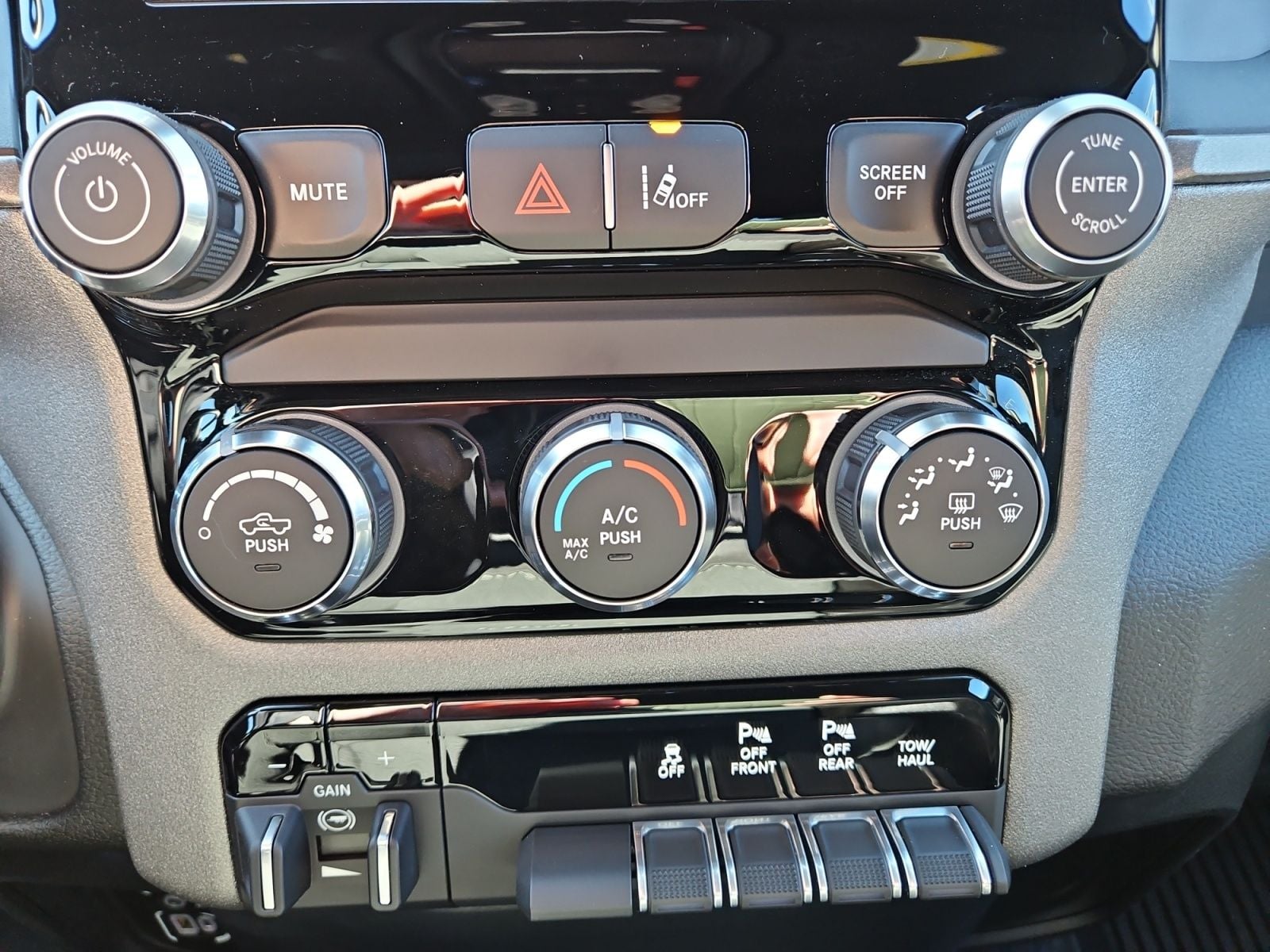 New 2026 Ram 1500 Tradesman - photo - 27