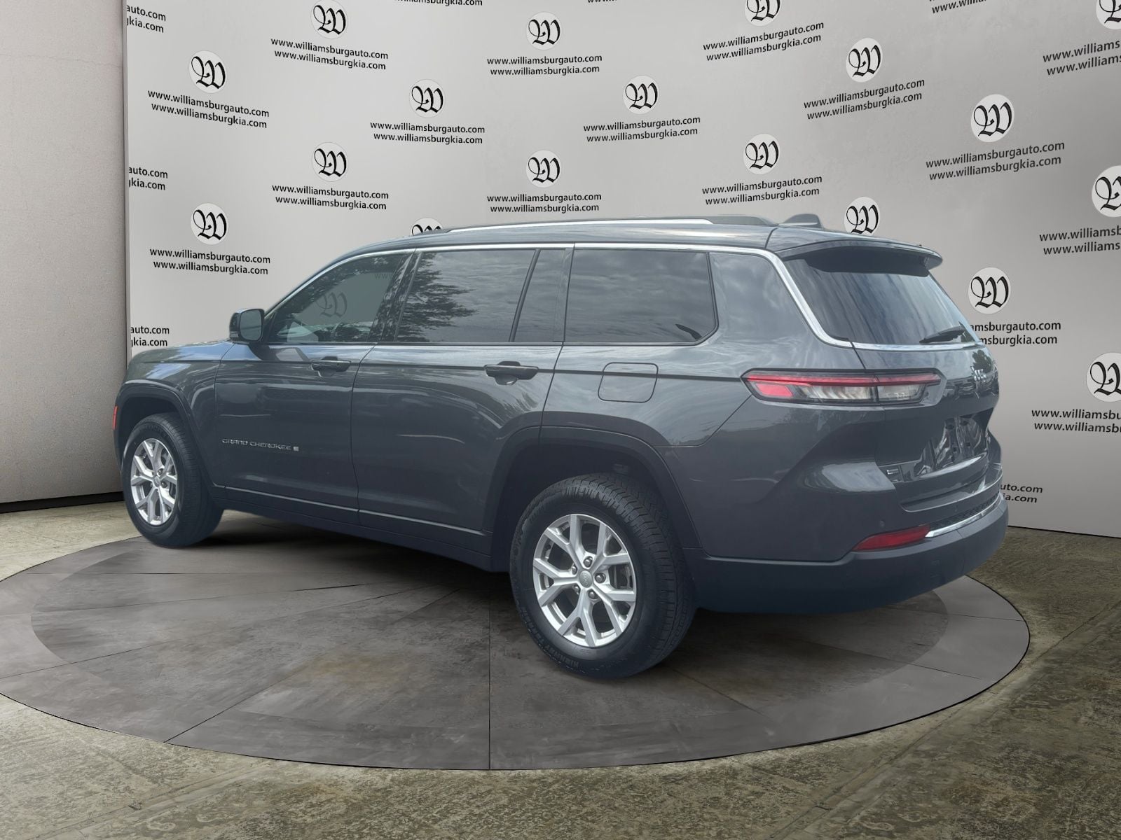 Pre-Owned 2022 Jeep Grand Cherokee L Limited - photo - 2