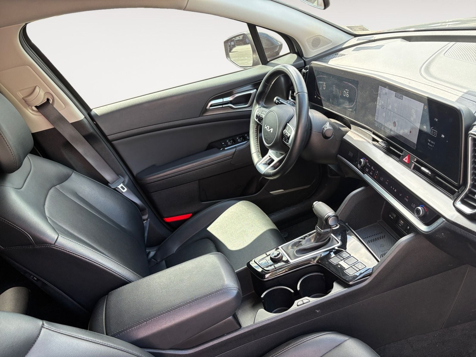 Pre-Owned 2024 Kia Sportage EX - photo - 14