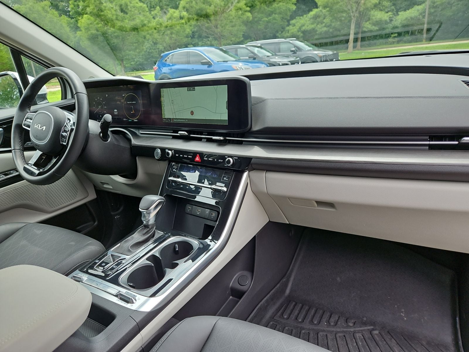 Pre-Owned 2024 Kia Carnival SX - photo - 15