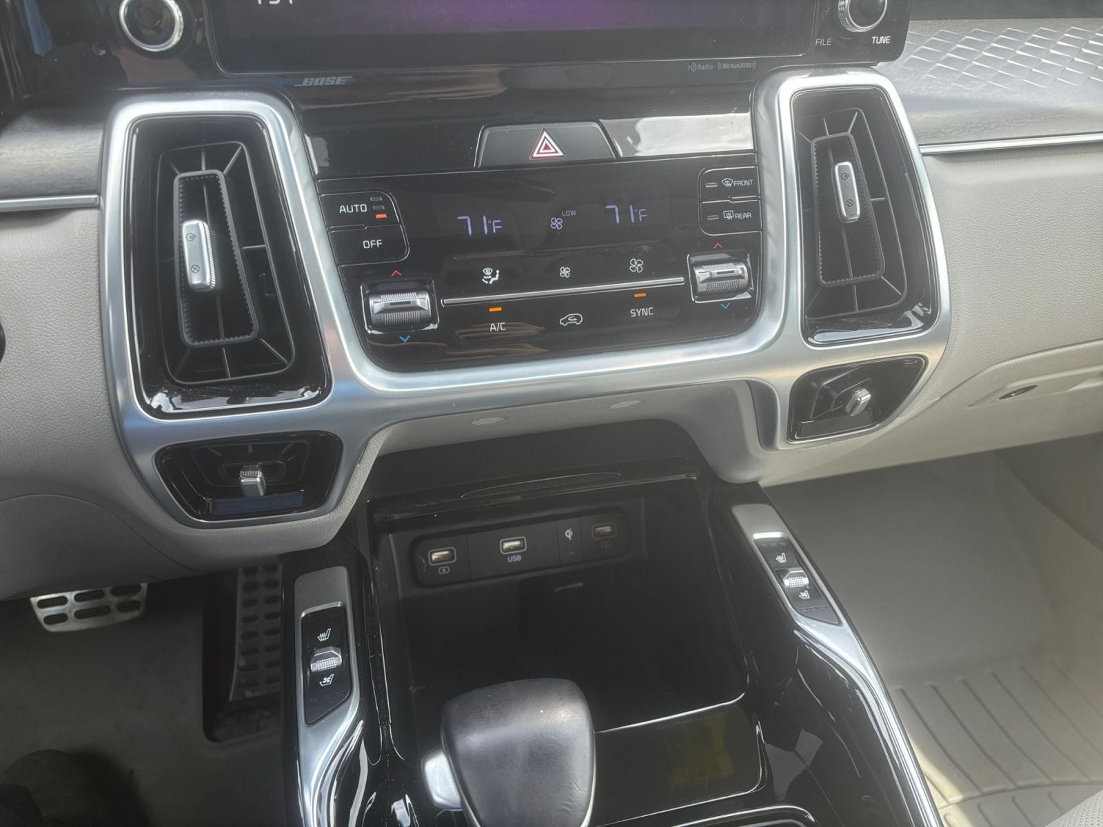 Pre-Owned 2021 Kia Sorento SX-Prestige - photo - 26