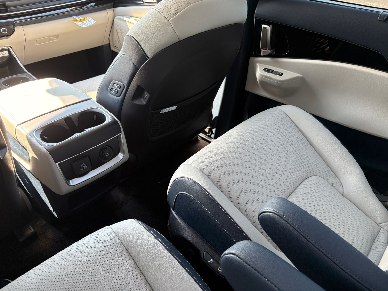 New 2026 Kia Carnival SX Prestige - photo - 16