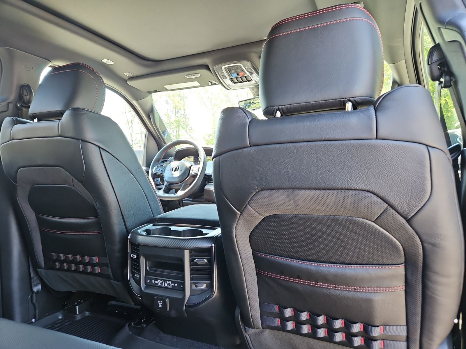 New 2026 Ram 1500 RHO - photo - 17