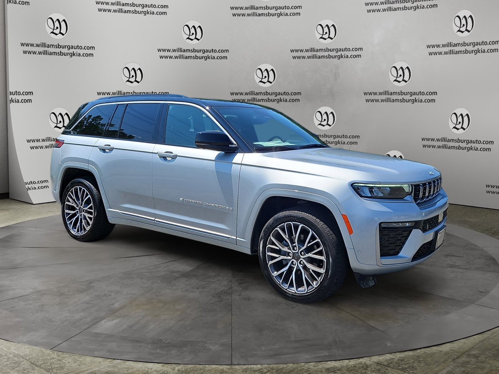 New 2026 Jeep Grand Cherokee Summit - photo - 6