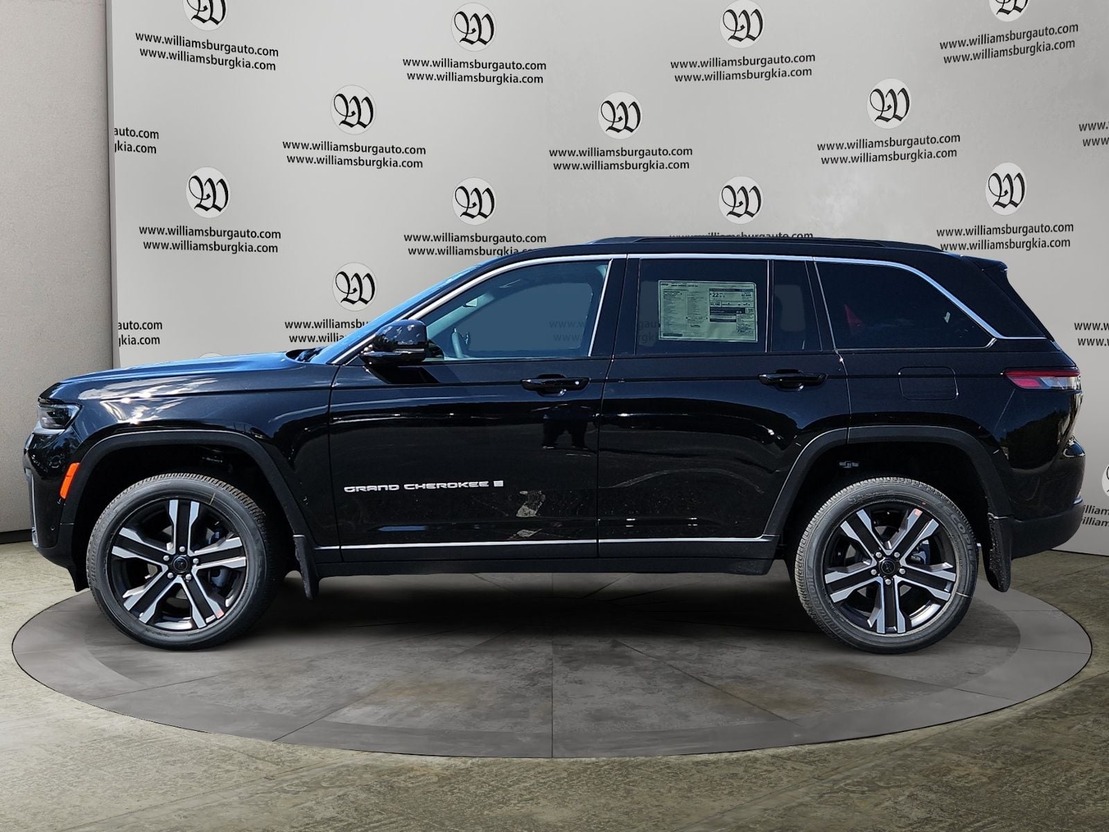 New 2027 Jeep Grand Cherokee Limited - photo - 1