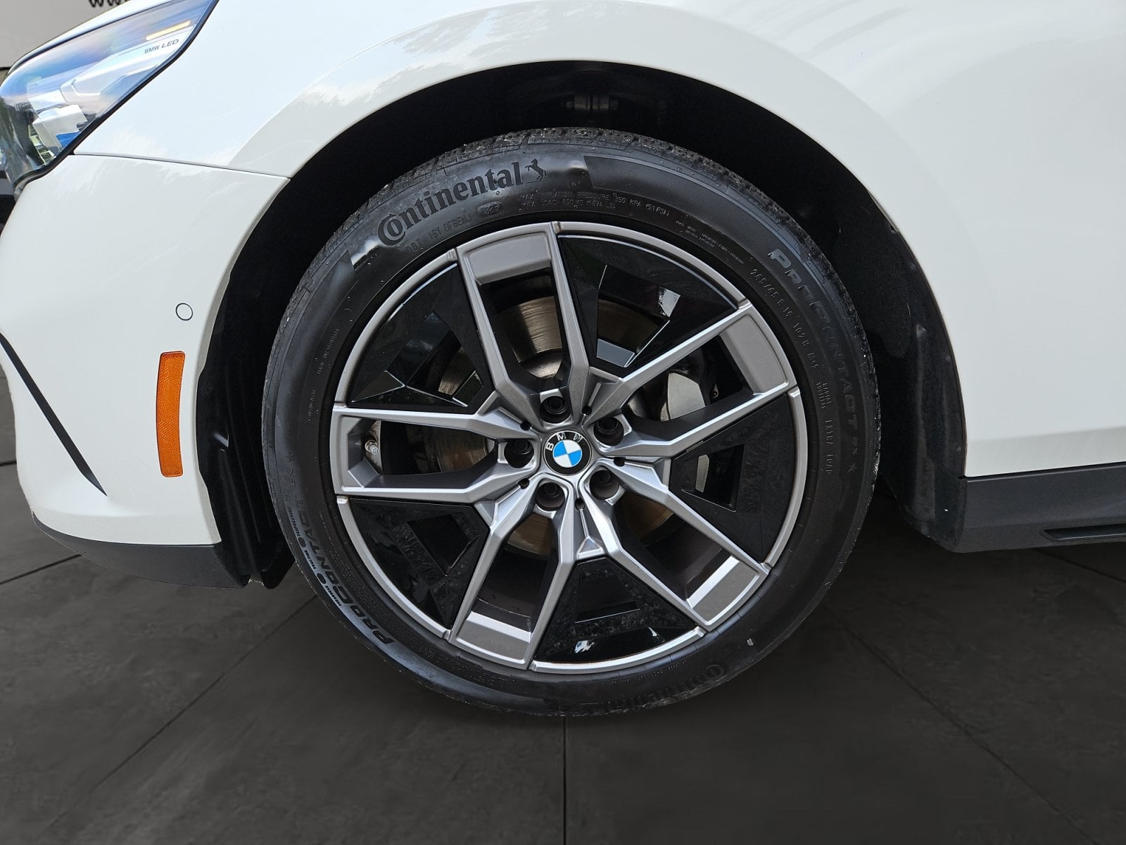 Pre-Owned 2026 BMW 5 Series 530i xDrive - photo - 13