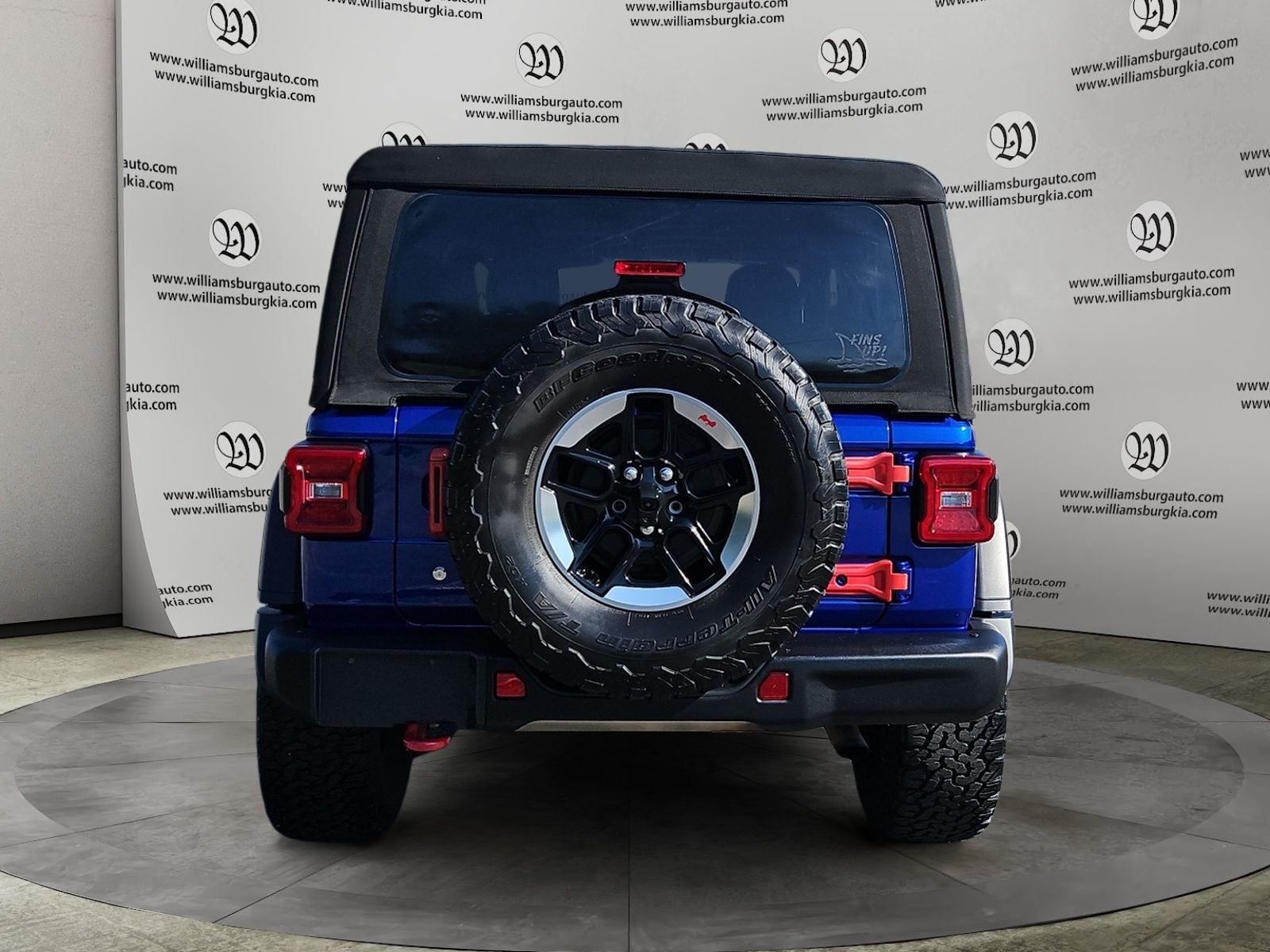Pre-Owned 2019 Jeep Wrangler Rubicon - photo - 3