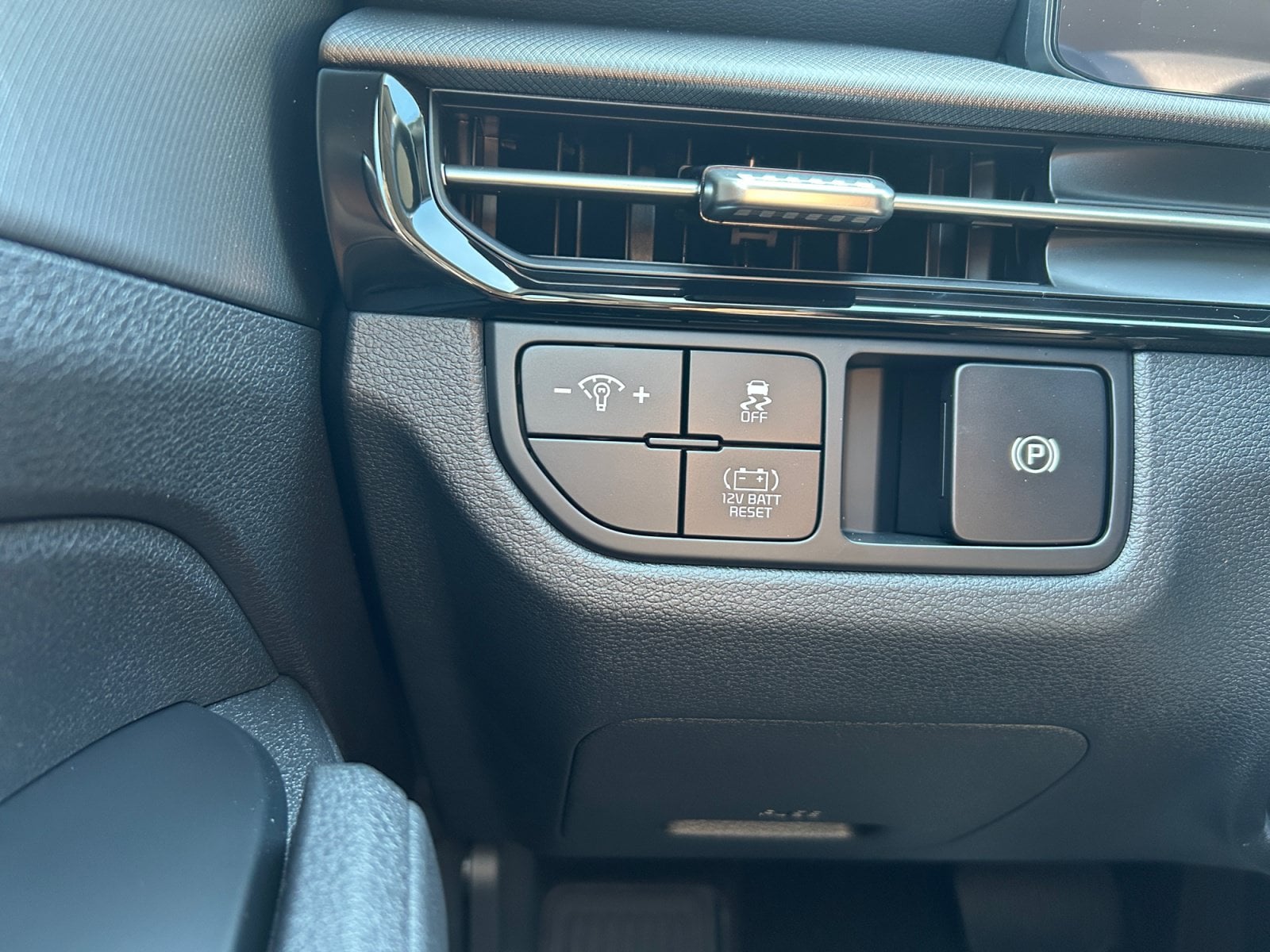 New 2027 Kia Sportage Hybrid S - photo - 16