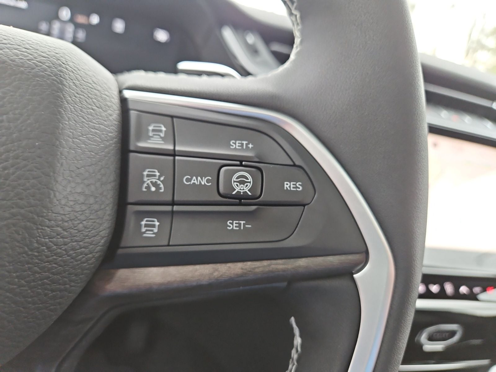 New 2026 Jeep Grand Cherokee Altitude - photo - 24