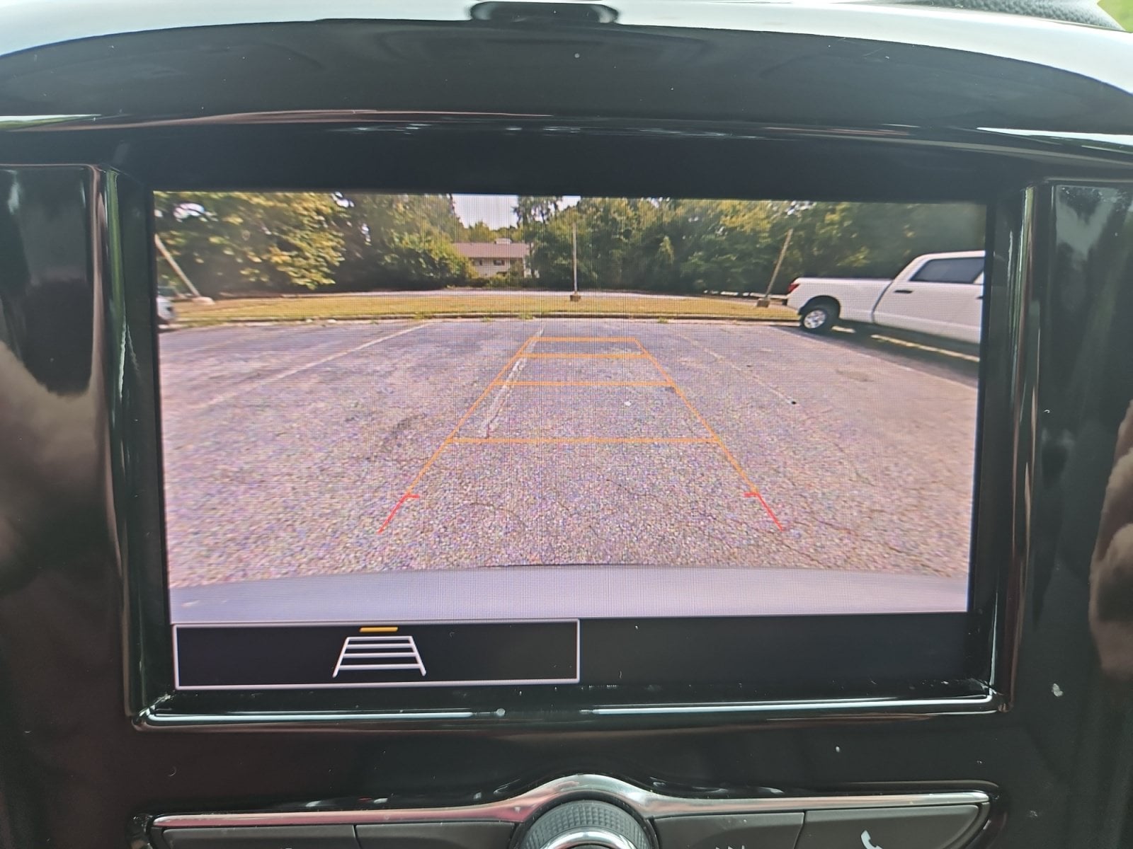 Pre-Owned 2020 Chevrolet Traverse LS - photo - 29
