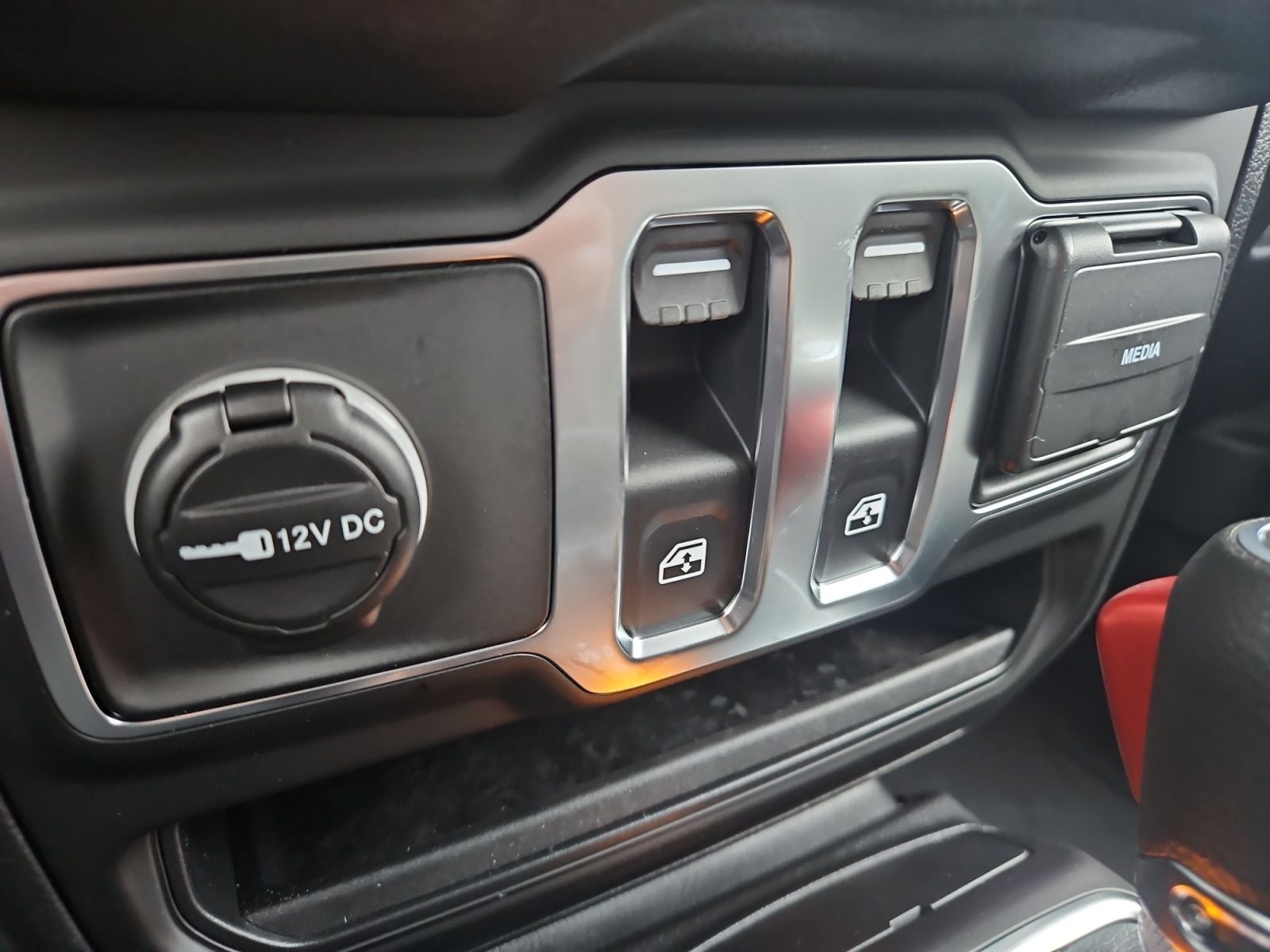 New 2026 Jeep Wrangler Sport - photo - 26