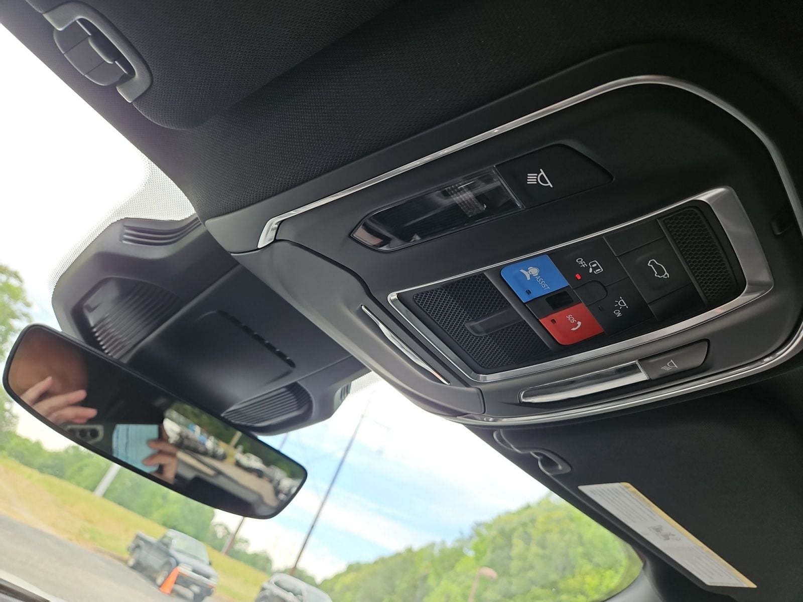 New 2026 Jeep Cherokee Limited - photo - 29