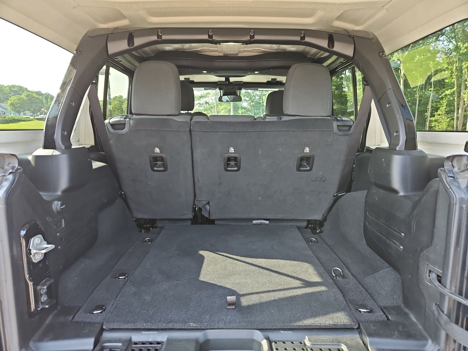 Pre-Owned 2024 Jeep Wrangler Rubicon - photo - 18