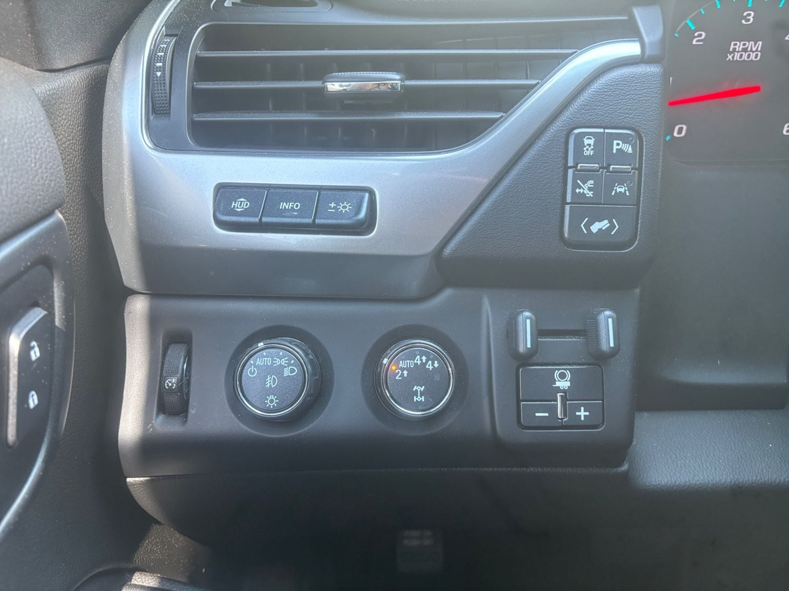 Pre-Owned 2019 Chevrolet Tahoe Premier - photo - 20